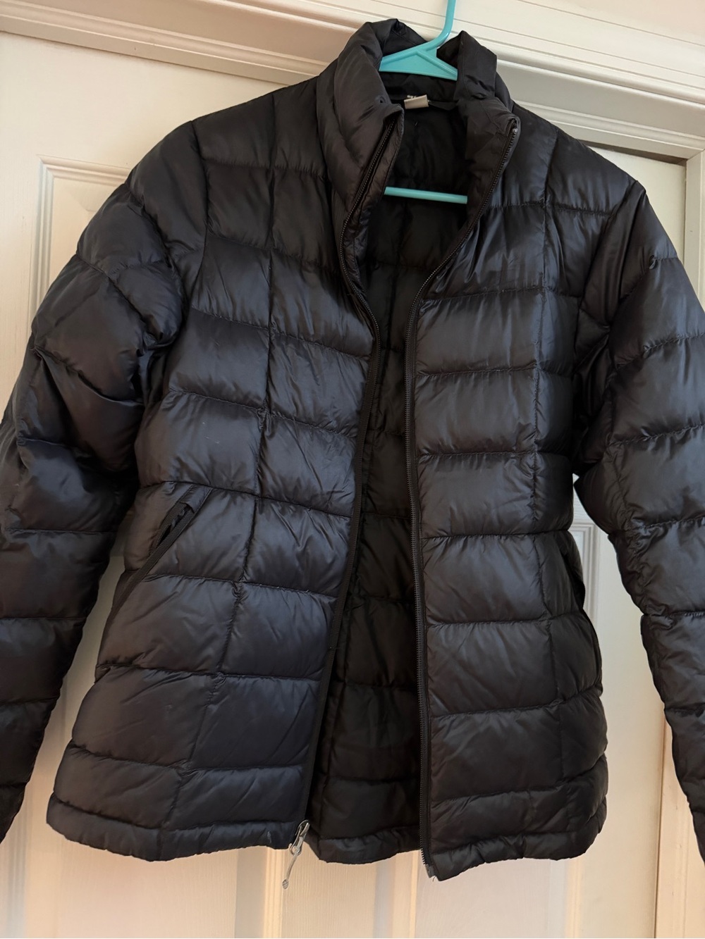 REI Lightweight Women's Black Puffer Jacket - Classic Quilted Coat